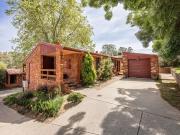 Beautifully Renovated Three Bedroom Townhouse Beautifully Renovated Three Bedroom Townhouse