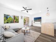 BEAUTIFULLY RENOVATED UNIT! FANTASTIC OPPORTUNITY...