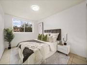 Beautifully Updated Apartment in a Quiet Boutique Block