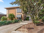 Beautifully Updated City Fringe Unit