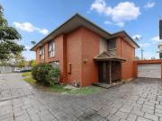 Beautifully Updated Family Townhouse in a Prime McKinnon...
