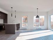 Beaux spacieux et très lumineux condo 4 1 2 à louer ST...