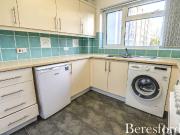 Becketts Court, Canterbury Way CM13, 2 bed flat to rent,...