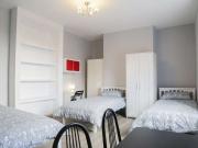 Bed for rent in 6 bedroom house in Phibsborough