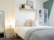 Bedroom 4 B Has an Apartment