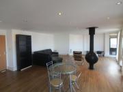 Bedroom available in apartment in city centre