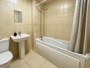 Bedroom Flat With Study And Living Area!, LN1