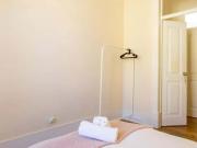 Bedroom for rent in 6 bedroom house in Parede Room Fortune