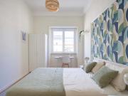 Bedroom in a 10 bedroom apartment in Lisbon 1min from...