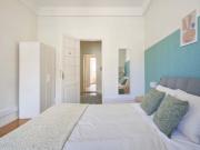 Bedroom in a 10 bedroom apartment in Lisbon 1min from...