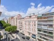 Bedroom in a 10 bedroom apartment in Lisbon 1min from...