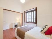 Bedroom in a 11 Bedroom Apartment in Rua de Buenos...