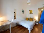Bedroom in a 3 bedroom apartment in Lisbon Room 2