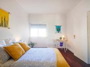 Bedroom in a 5 bedroom apartment in Lisbon Room 2