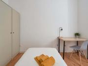 Bedroom in a 5 bedroom apartment in R. David Lopes,...