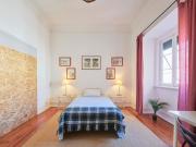 Bedroom in a 6 bedroom apartment in Lisbon Room 2