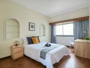 Bedroom in a 6 bedroom apartment in R. Visconde de...