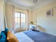 Bedroom in a 7 bedroom apartment in R. Guerra Junqueiro,...