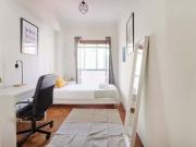 Bedroom in a 8 bedroom apartment in R. Diogo Couto,...