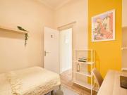 Bedroom in a 9 bedroom apartment in Av. António Augusto... Bedroom in a 9 bedroom apartment in Av. António Augusto...