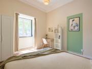 Bedroom in a 9 bedroom apartment in Lisbon 1min from...