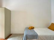 Bedroom in a 9 bedroom apartment in R. do Desterro,...