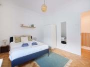 Bedroom in a 9 room apartment in Lisbon Room 4