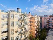 Bedroom in a 9 room apartment in Lisbon Room 6