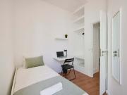 Bedroom with balcony in a 9 Bedroom Apartment in Rua...
