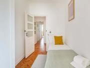 Bedroom with private bathroom in a 5 bedroom apartment...