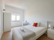 Bedroom with private bathroom in a 7 Bedroom Apartment...