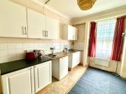 Bedsit in Sussex Gardens, Paddington, London, W2