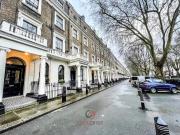 Bedsit in Sussex Gardens, Paddington, London, W2