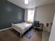 Bedsit, Summer Road, B23