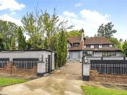 Beech Hill Avenue, Hadley Wood, Hertfordshire EN4, 3 bed...