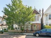 Beechwood Avenue, Kew, TW9