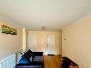 Beechwood Grove, London, 2 Bedroom Flat
