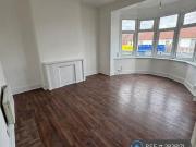 Beehive Lane, Ilford, IG4 3 bed flat to rent £2,300 pcm...