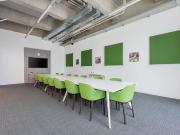 Beeindruckende Architektur mit modernen Büroräumen nahe Etoy