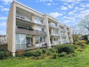 Begehrte Lage Weststadt: ETW mit Balkon und Garage