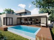 Begur, Casa en construcción con jardín y piscina en Begur