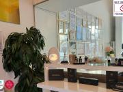 Behandlungsraum innerhalb etablierter Kosmetiksalon...