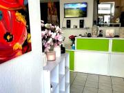 Behandlungsraum innerhalb etablierter Kosmetiksalon...