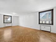 Bei der Wiener Staatsoper: Großzügiges, helles Apartment...