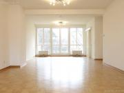 beim Streckerpark: Balkon Wohnung, 4 Zimmer, befristet