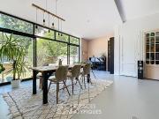 Charmant appartement avec jardin et piscine à Saint Genès