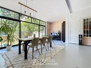 Charmant appartement avec jardin et piscine à Saint Genès