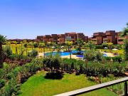 Bel appartement avec vue golf et piscine