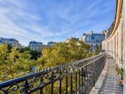 Bel appartement de six pièces Place Victor Hugo