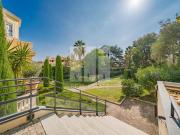 Bel appartement donnant sur jardin classé...